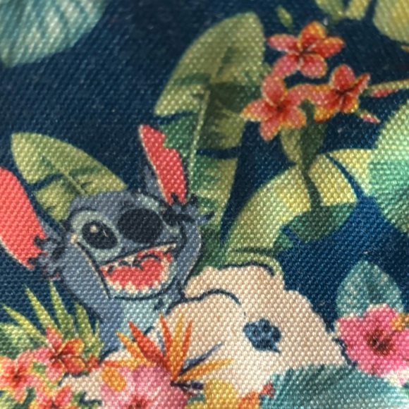 Disney Loungefly Stitch Tropical Floral Crossbody Bag - Picture 3 of 10